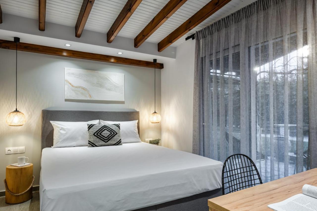 Coel Luxury Suites By Rentalspro Services - Potidea Halkidiki Nea Poteidaia Ngoại thất bức ảnh